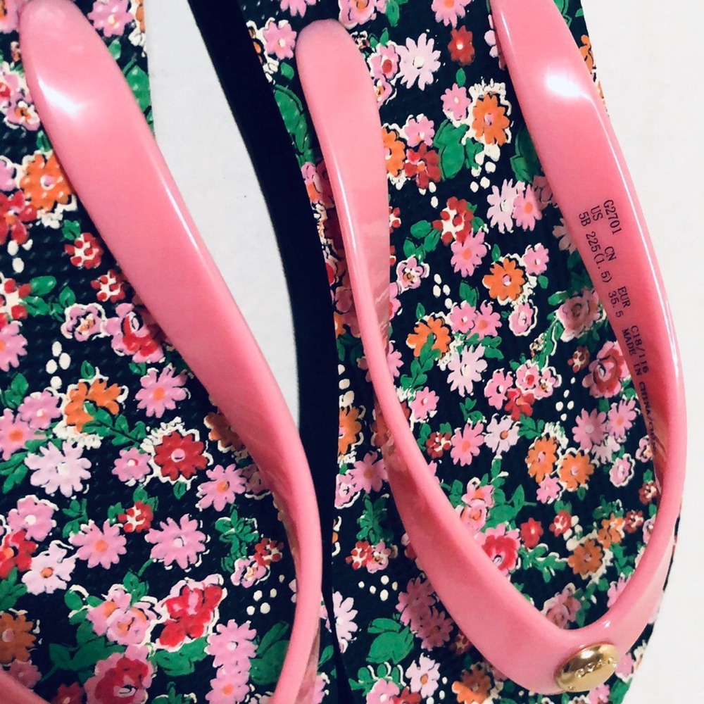 NWT Coach pink and black floral flip flops - Picture 4 of 7